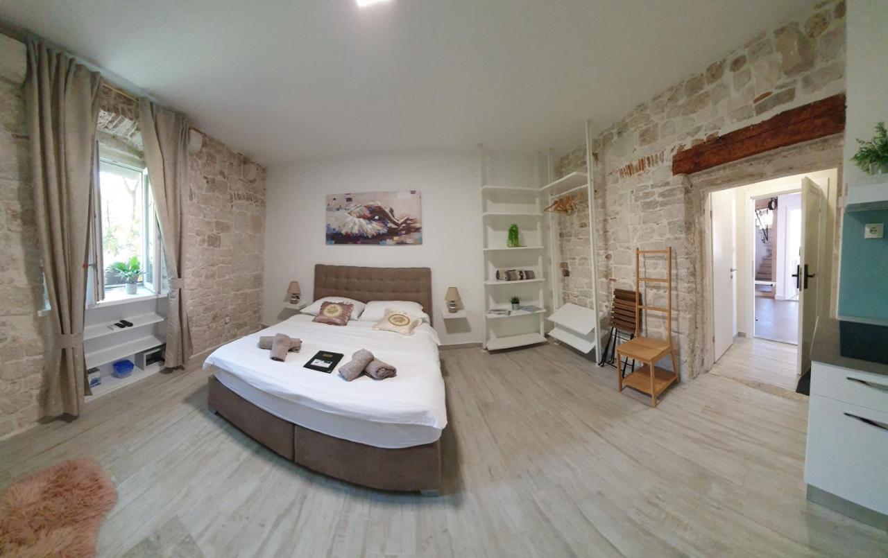 Studios Kadena Trogir - 18Th Century Stone House Buitenkant foto