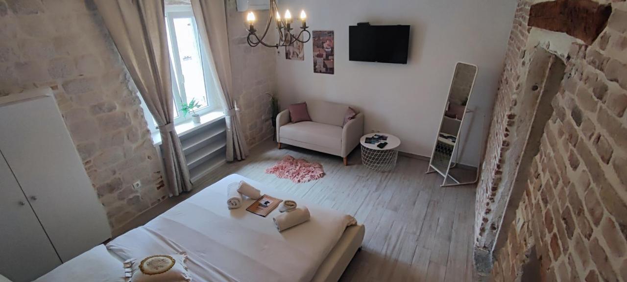 Studios Kadena Trogir - 18Th Century Stone House Buitenkant foto