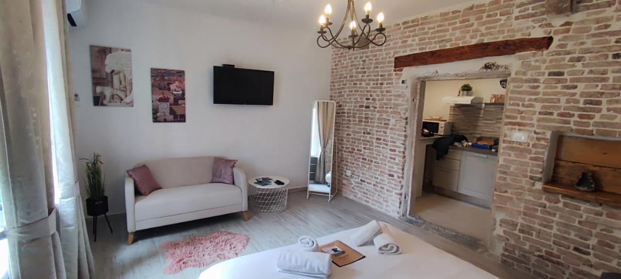 Studios Kadena Trogir - 18Th Century Stone House Buitenkant foto