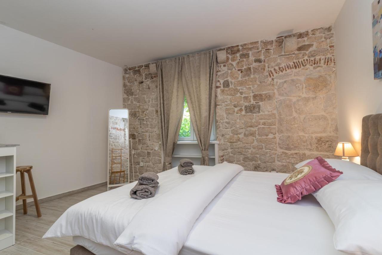 Studios Kadena Trogir - 18Th Century Stone House Buitenkant foto